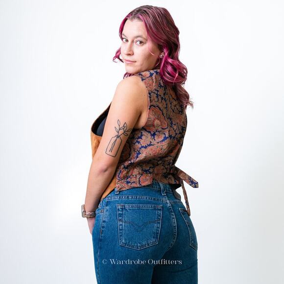 Vintage Western Cowhide Leather & Silk Paisley Print Vest - Picture 6 of 12